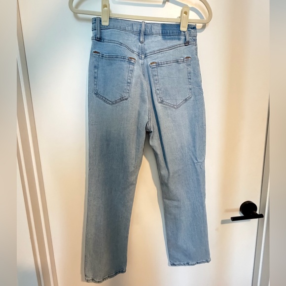 27 Short Abercrombie & Fitch Ultra High Rise ankle Jeans - Picture 4 of 6